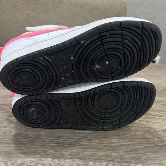 Nike Kids' Sneakers in White and Pink - Picture 6 of 6